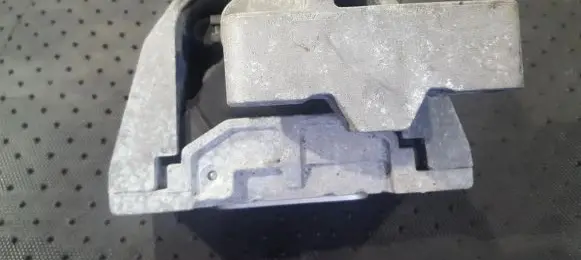 Skoda Octavia Mk1 (1U) Engine mount bracket U0199262