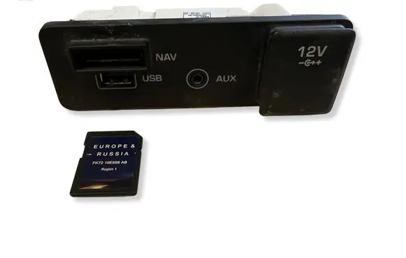 Land Rover Discovery Sport USB socket connector FK7210E898AB FK7219C166BD