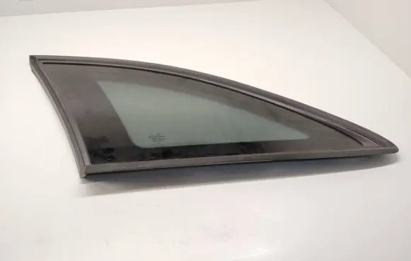 Mercedes-Benz C W206 Rear side window