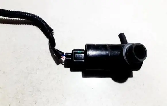Toyota Auris 150 Windscreen/windshield washer pump 070131a 182862