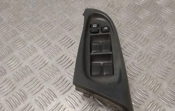 Nissan Almera N16 Electric window control switch 80961