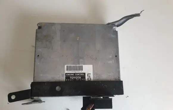 Toyota Avensis T250 Engine control unit/module 8966105690