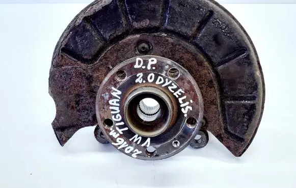 Volkswagen Tiguan Front wheel hub