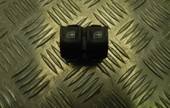 Dacia Sandero Electric window control switch 254111342R T1837
