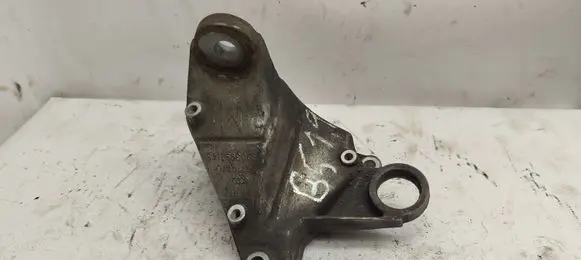 Audi A4 S4 B5 8D Gearbox mounting bracket 8D0399114S