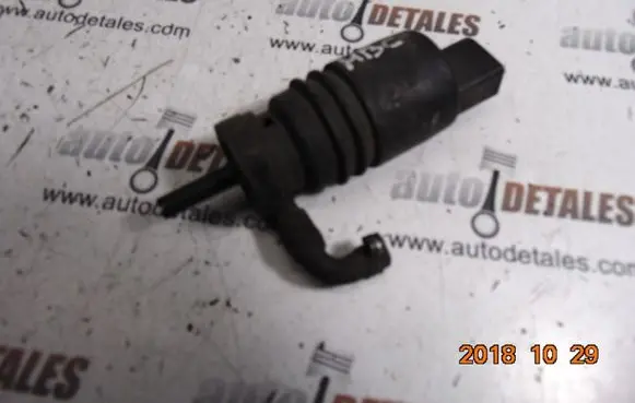 Mercedes-Benz C W203 Windscreen/windshield washer pump