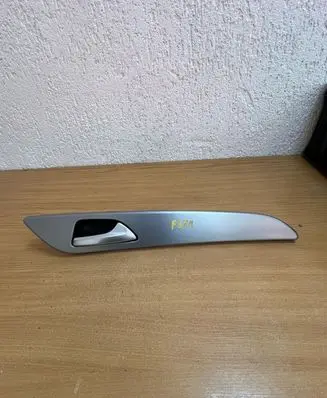 Mercedes-Benz GLE (W166 - C292) Rear door interior handle 1667302022 A1667600661