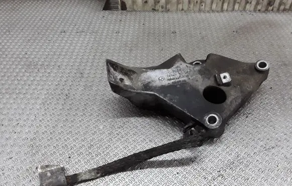 BMW 5 E60 E61 Engine mounting bracket 2211677504101