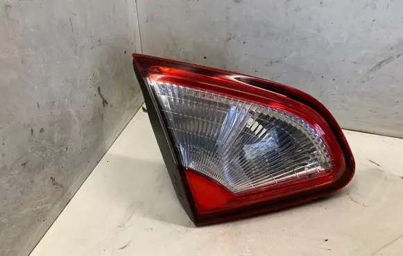 Nissan Qashqai+2 Tailgate rear/tail lights 89503189