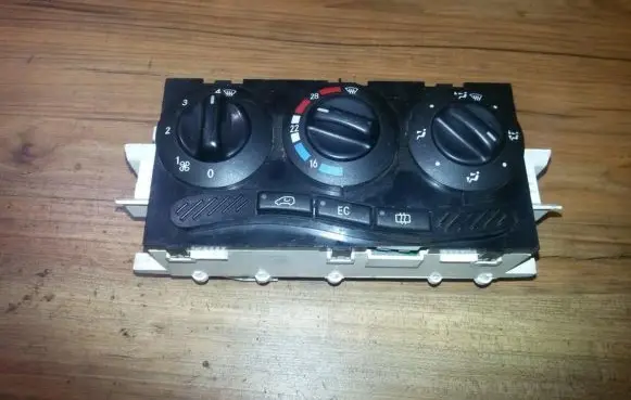 Mercedes-Benz A W168 Climate control unit 1688300495 k082198