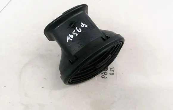 Ford Focus Dash center air vent grill 98AB19893AKW D1B1AR66ZA