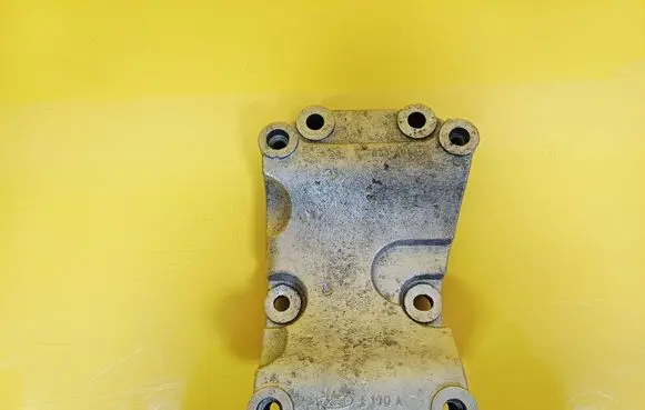 Ford Focus Engine mounting bracket 98FF19D624AB