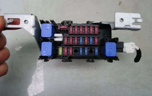 Nissan Leaf II (ZE1) Fuse box set