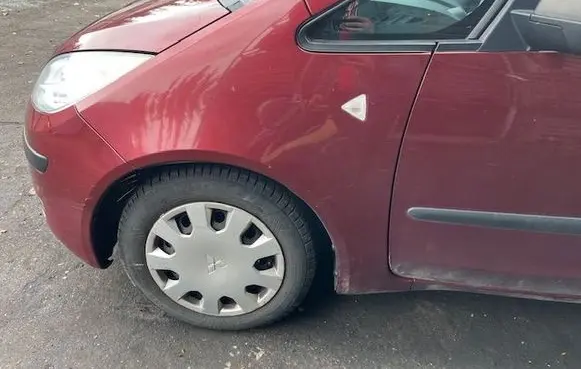 Mitsubishi Colt Fender 
