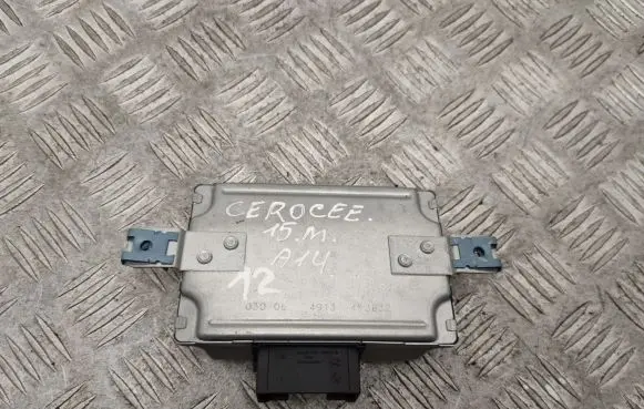 Jeep Cherokee Voltage converter/converter module 0199DC2300