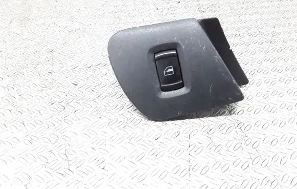 Skoda Octavia Mk1 (1U) Electric window control switch