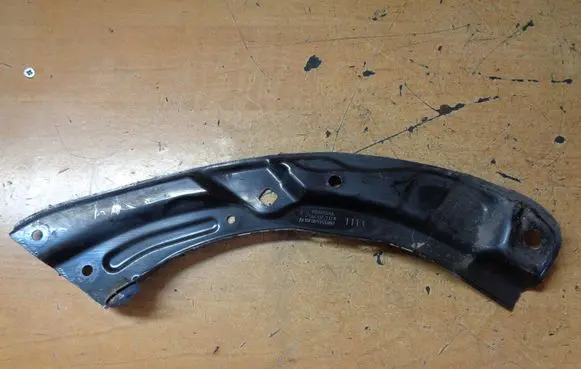 Skoda Rapid (NH) Headlight/headlamp mounting bracket 5JA805931B