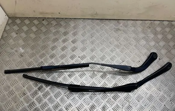 BMW 3 E90 E91 Front wiper blade arm