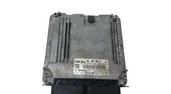 Volkswagen Touran II Engine control unit/module 04L907309P 0281031483
