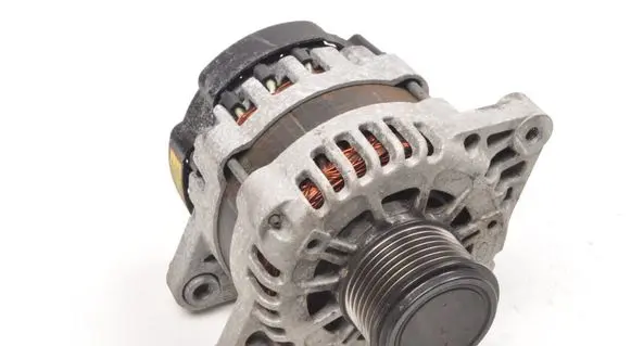 Hyundai i30 Generator/alternator 3730003855