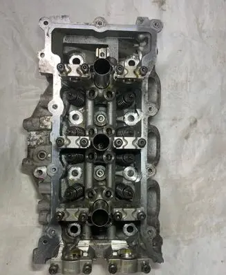 Chrysler Town u0026 Country V Engine head 05184510AJ