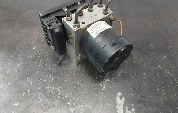 Mercedes-Benz C W202 ABS Pump A0034310312