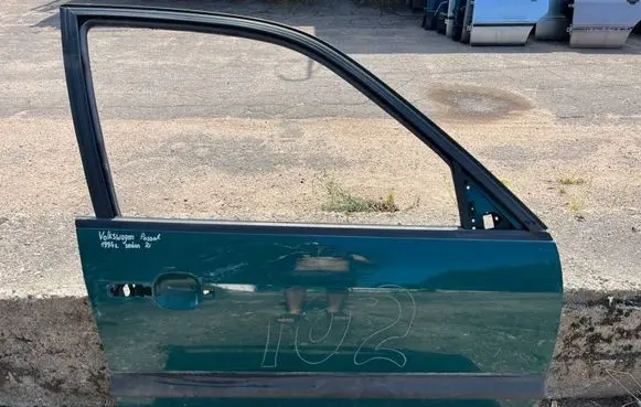 Volkswagen PASSAT B4 Front door