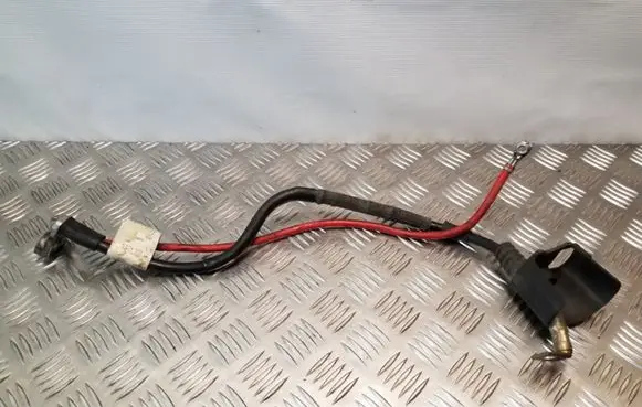 Volkswagen Touran I Positive cable (battery)