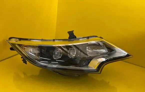 Honda Civic XI Headlight/headlamp 33100-TV0