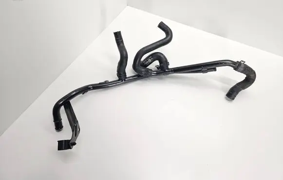 Engine coolant pipe/hose