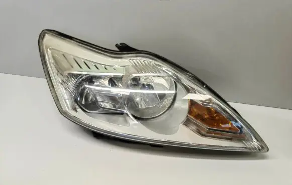 Ford Focus Headlight/headlamp 8M5113W029BE