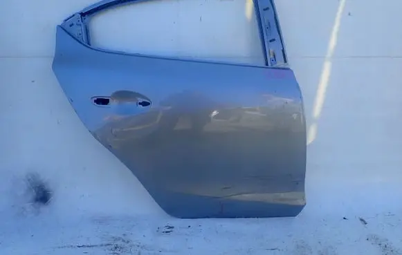 Mazda 3 II Rear door