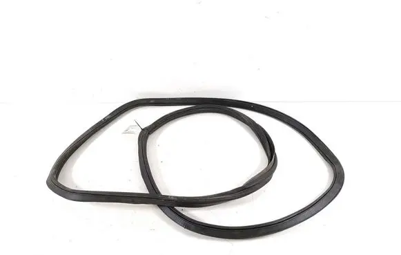 Trunk rubber seal (body)