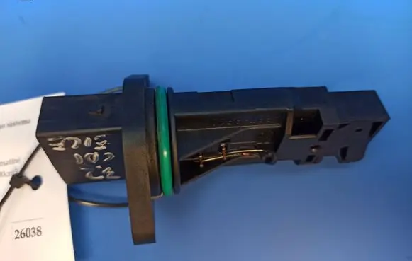 Mercedes-Benz E W211 Mass air flow meter F00C2G2068