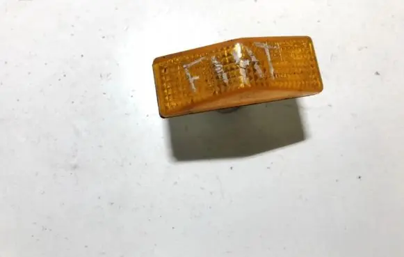 Front fender indicator light