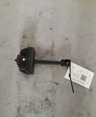 BMW 5 E60 E61 Front door check strap stopper