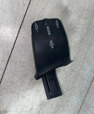 Ford Focus Multifunctional control switch/knob 758709