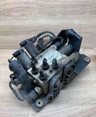 BMW 5 E60 E61 Air suspension valve block 6781488
