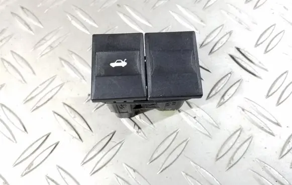 Ford Mondeo Mk III Tailgate opening switch 1S7T19B514AA