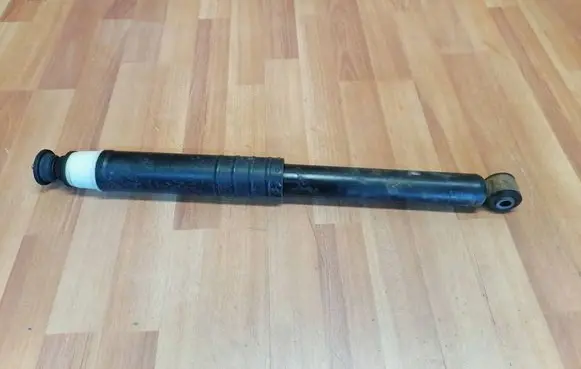 Renault Zoe Rear shock absorber/damper 562108289R
