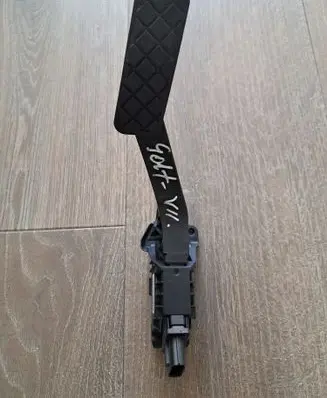 Volkswagen Golf VII Accelerator throttle pedal 5Q2723503D