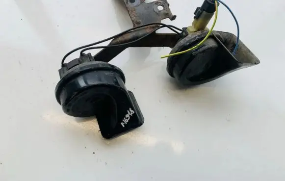 Peugeot 407 Horn signal e9703881157