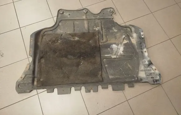 Audi A3 S3 8V Engine splash shield/under tray 5Q0825236