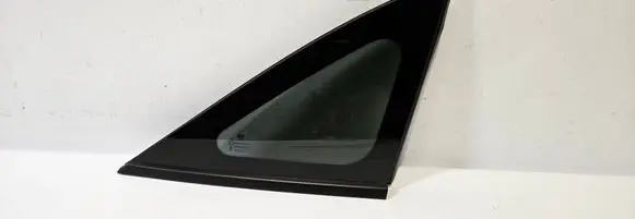 Hyundai Tucson IV NX4 Side middle window/glass 87820-N7010