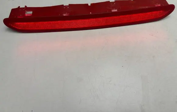 Third/center stoplight
