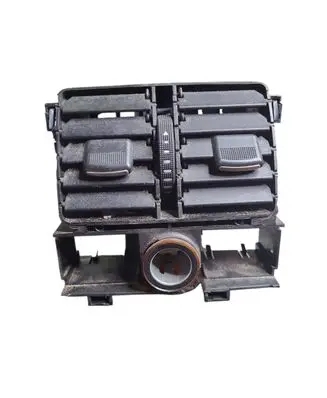 Rear air vent grill
