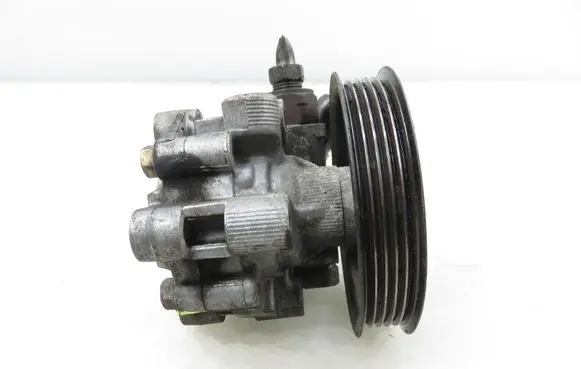 Toyota Corolla Verso E121 Power steering pump 