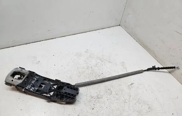 Rear door exterior handle/bracket