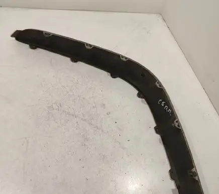 Front bumper splitter molding