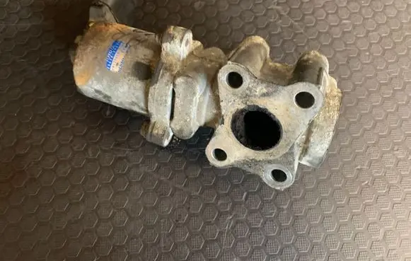 Toyota Corolla Verso AR10 EGR valve 256200R010 VN1350007140